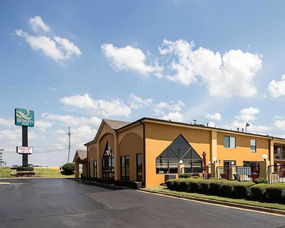 quality inn springdale ar,Location and Accessibility